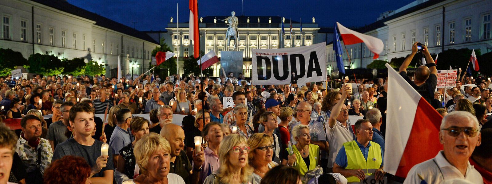 Half a million march against draconian new law in Poland